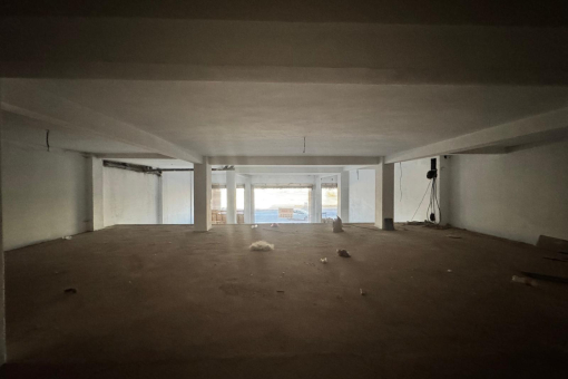 À louer – Local commercial de 500 m² + mezzanine 200 m² – Quartier Founty, Agadir