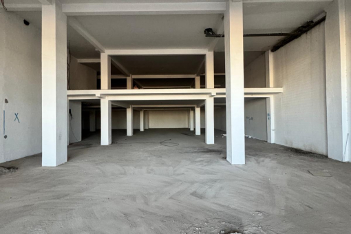 À louer – Local commercial de 500 m² + mezzanine 200 m² – Quartier Founty, Agadir