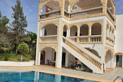À VENDRE – Superbe Villa de Prestige à Illigh – Vue Mer et Montagne